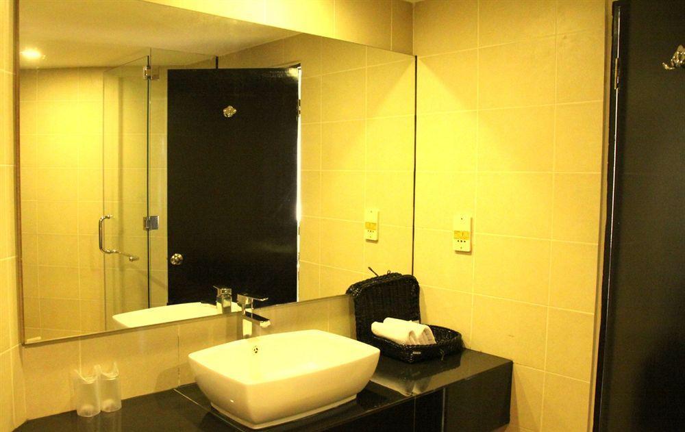 Oyo 89693 Perkasa Hotel Keningau Near Hospital Keningau Extérieur photo