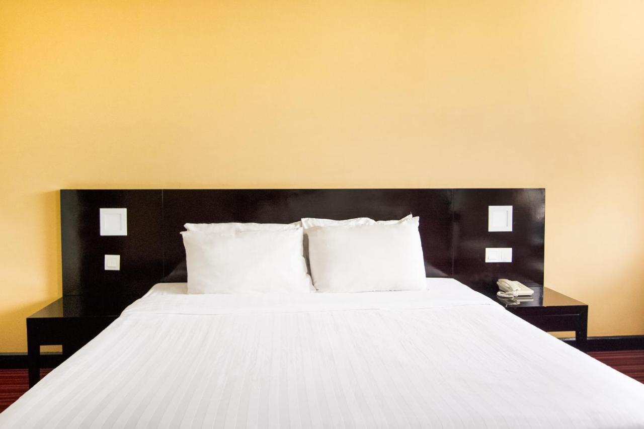 Oyo 89693 Perkasa Hotel Keningau Near Hospital Keningau Extérieur photo