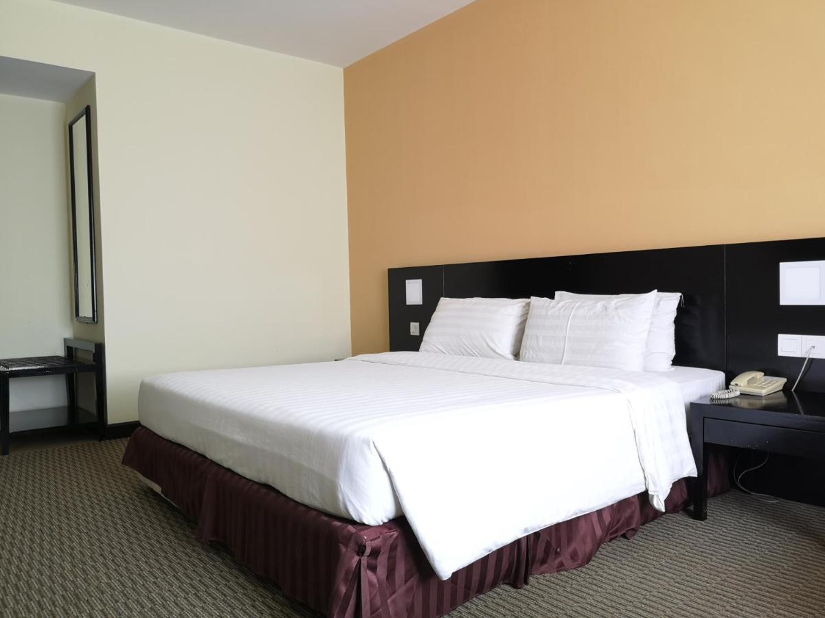 Oyo 89693 Perkasa Hotel Keningau Near Hospital Keningau Extérieur photo